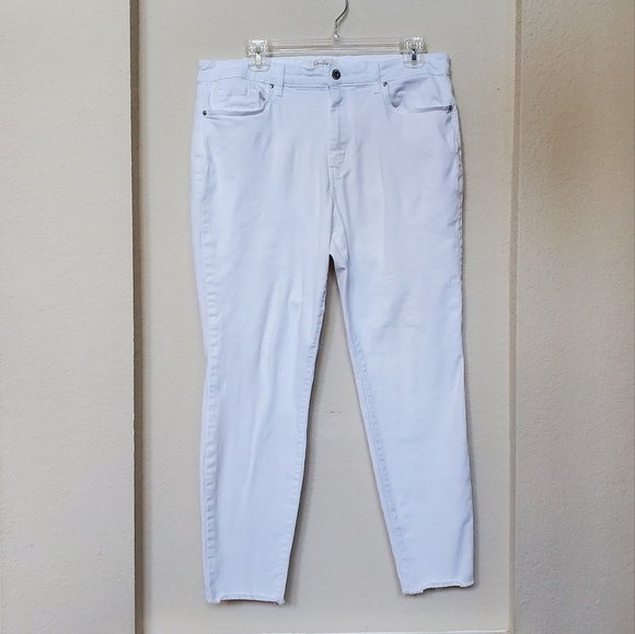 Jessica Simpson Denim - Jessica Simpson Ankle Jeans. Size 32